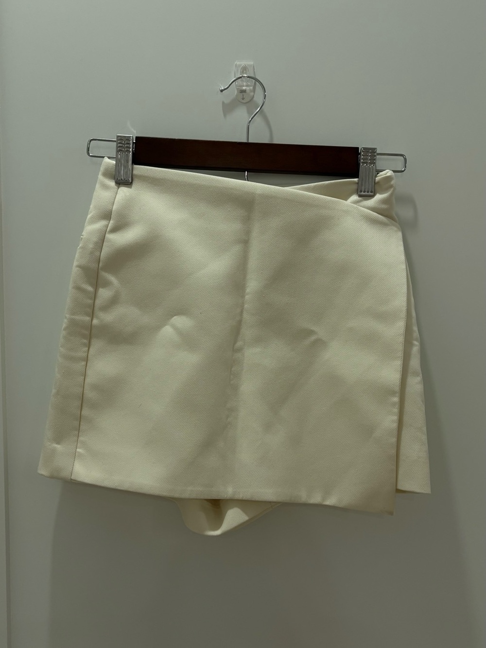 Zara Cream Women's Wrap Front Shorts